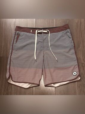 Vuori Shorts